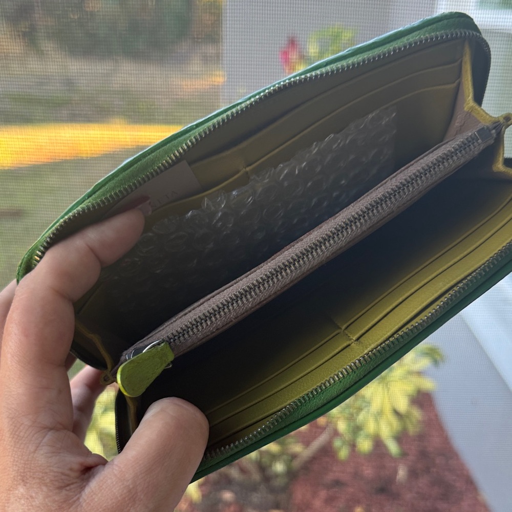 Bottega green zippy wallet - Picture 7 of 9